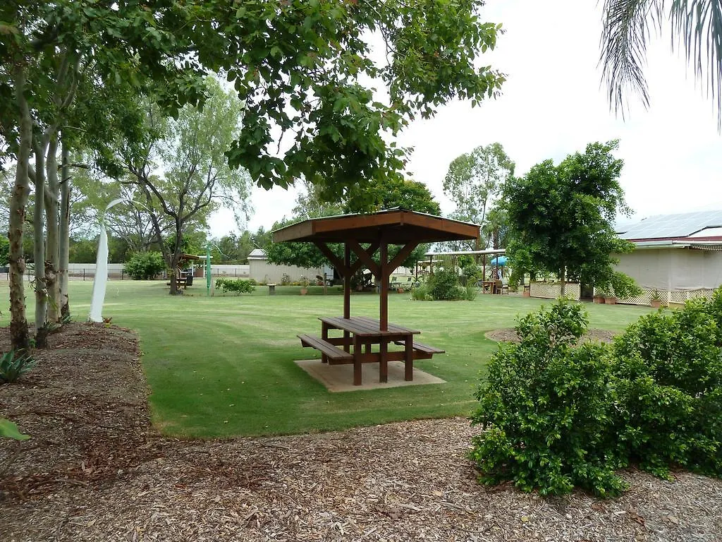 Chinchilla Tourist Park Villa